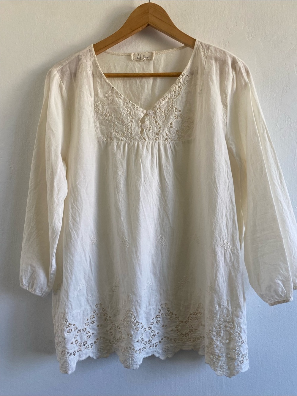 Embroidered cream blouse Size Large Bust Relaxed Boho Cottage